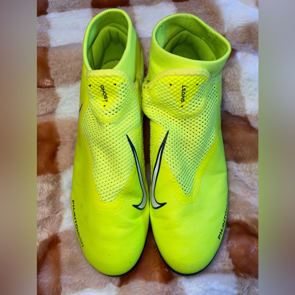 Nike phantom vision academy indoor soccer shoe